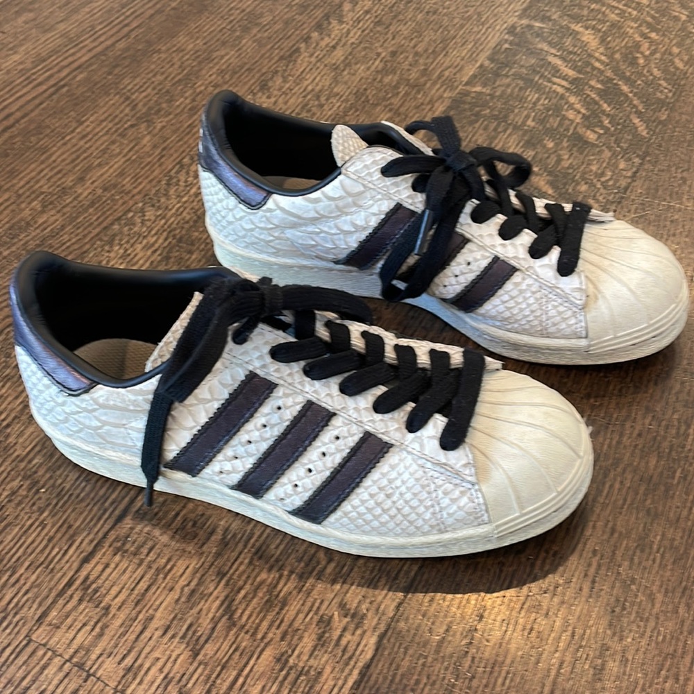 Womens/Big girls size 5 Adidas snakeskin SUPERSTAR sneaker . Custom/ RARE find!
